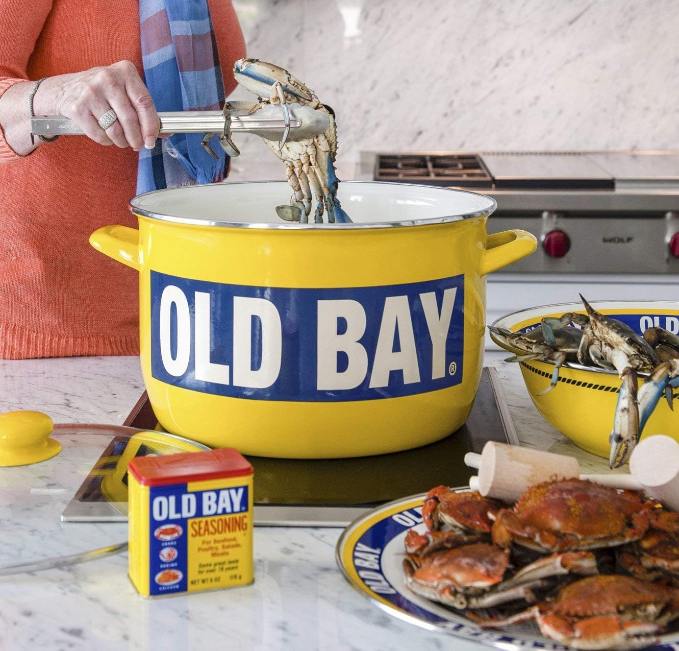 Golden Rabbit Enamelware Chargers, 12.5 inch, Old Bay, Set of 2