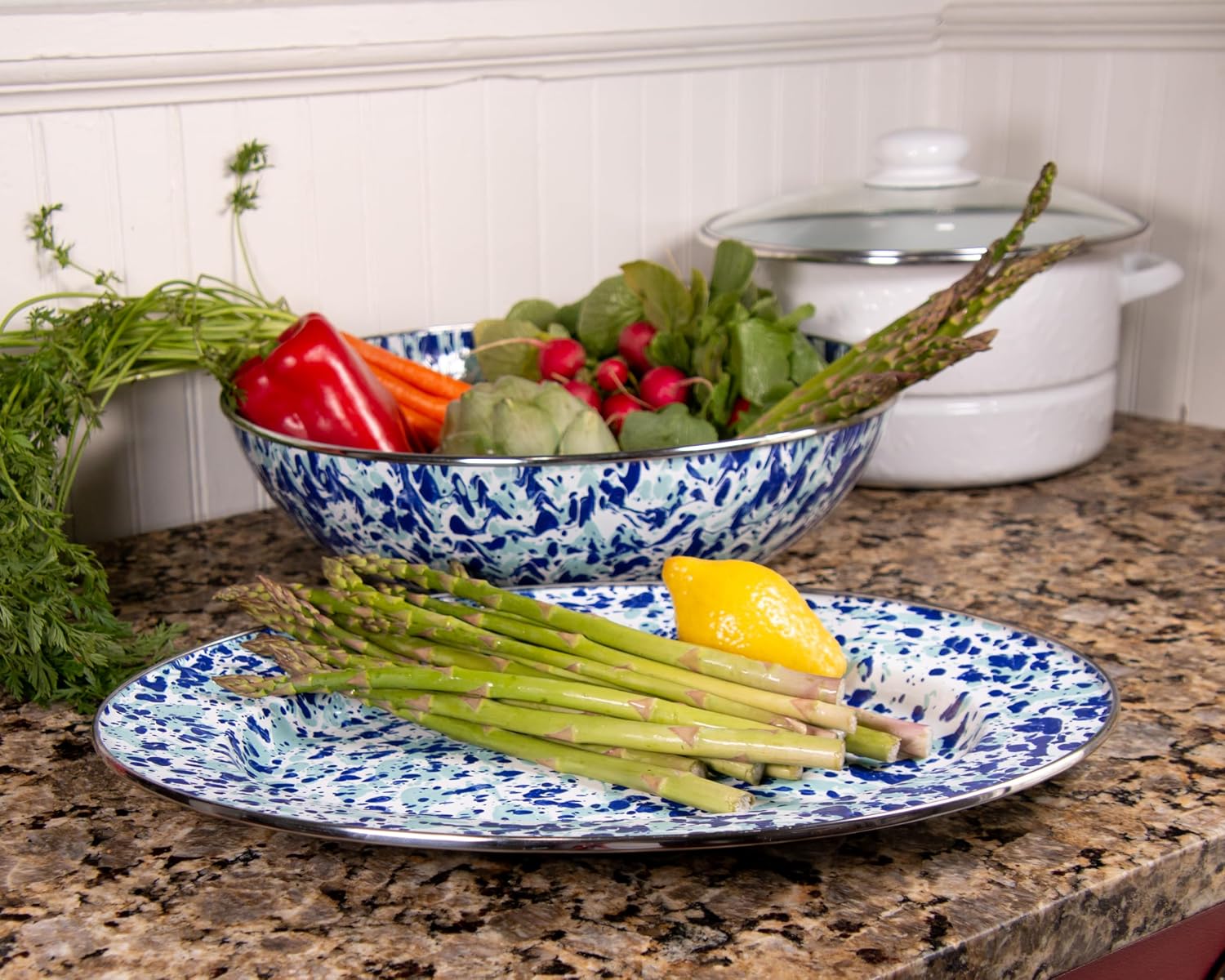 Golden Rabbit Enamelware Oval Platter, 12 x 16in, Ocean