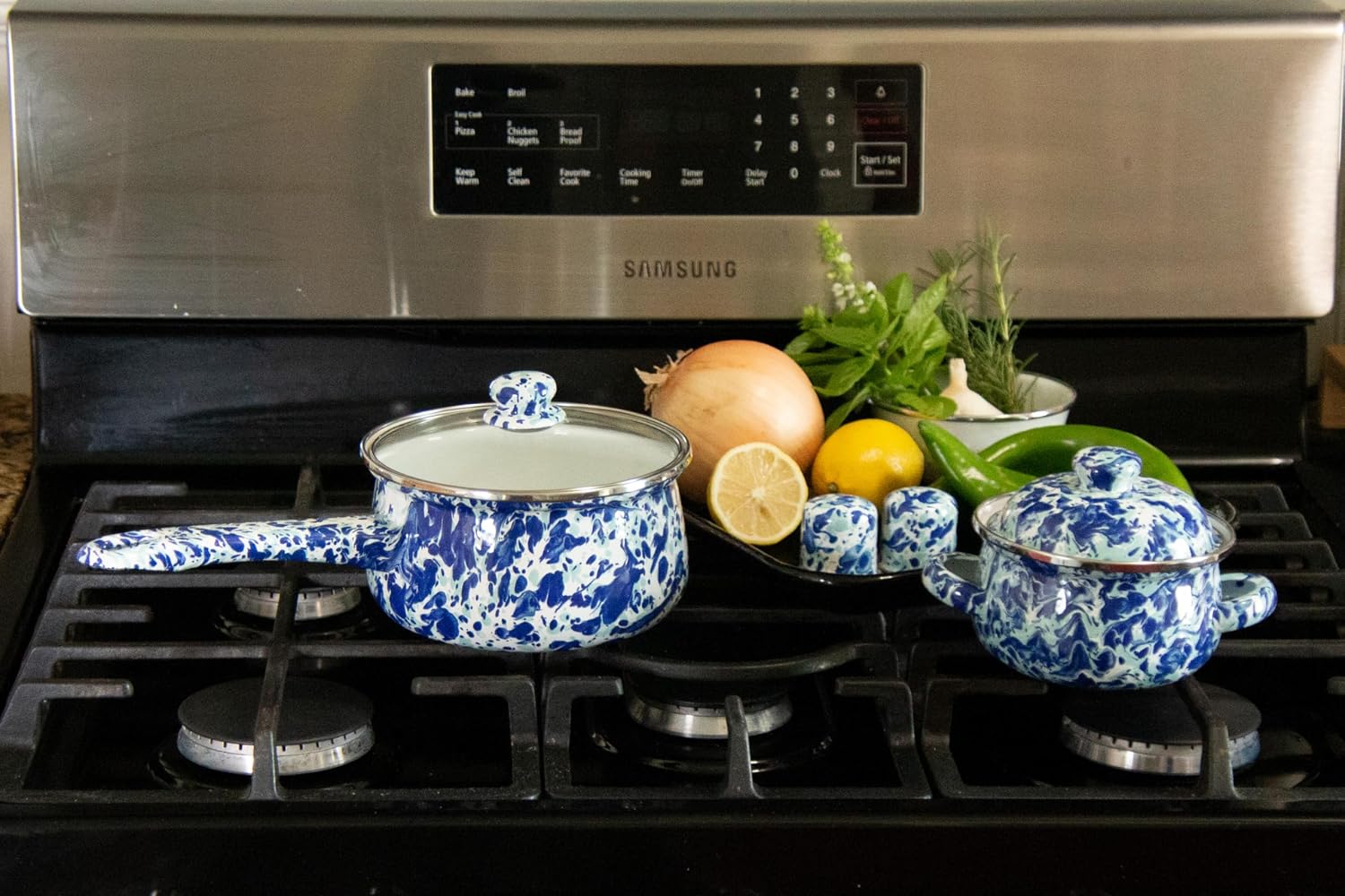 Golden Rabbit Enamelware Sauce Pan with Handle, 5 cup, Ocean
