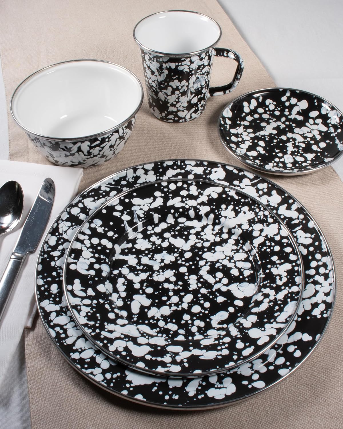 Golden Rabbit Enamelware Oval Platter, 12 x 16in, Black Swirl