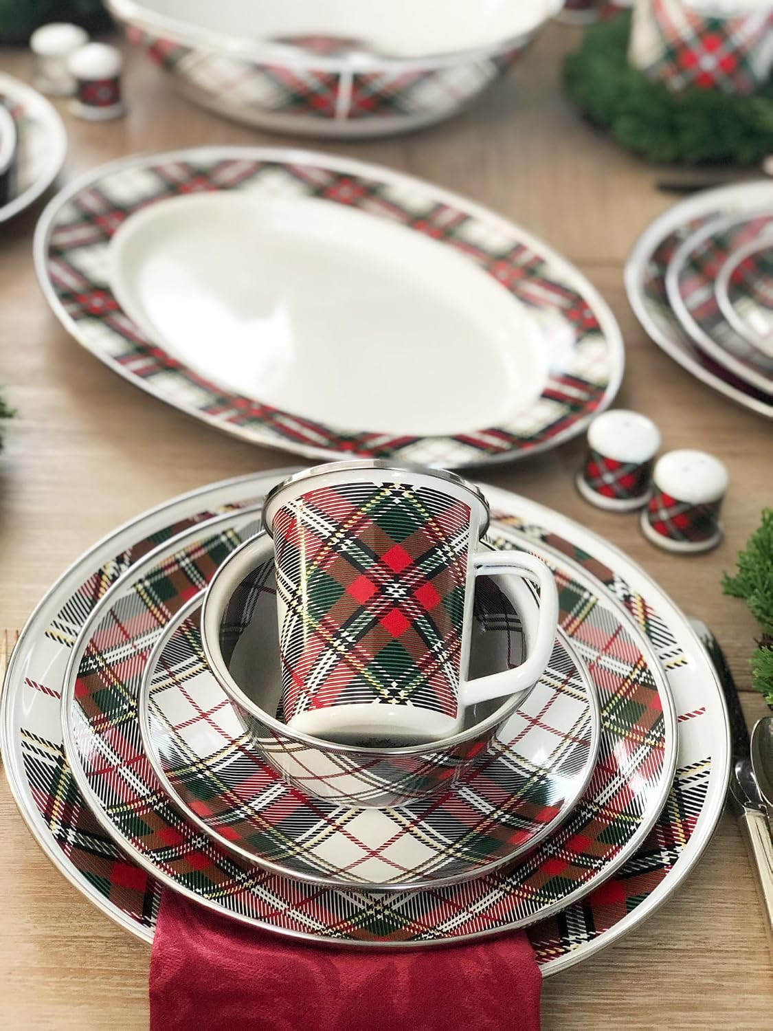 Golden Rabbit Enamelware Salad Bowls, 24 ounce, Highland Plaid, Set of 4